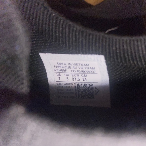 Black Slip-On Converse - Picture 4 of 4